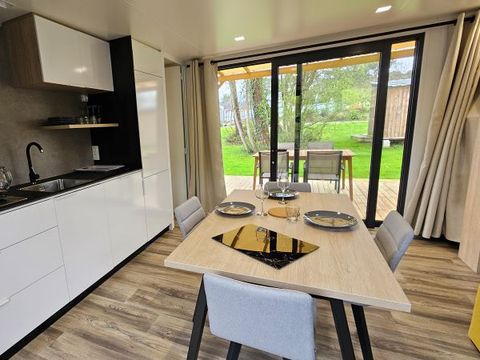 MOBILHOME 4 personnes - ELEGANCE 40m²  (2 chambres - 2 SDB - Climatisation) terrasse semi-couverte 27m² - Nouveauté 2024