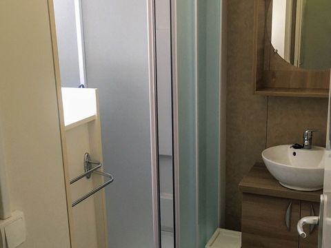 CHALET 7 personnes - Chalet VEGA 32m² (2 chambres), canapé lit dans le salon