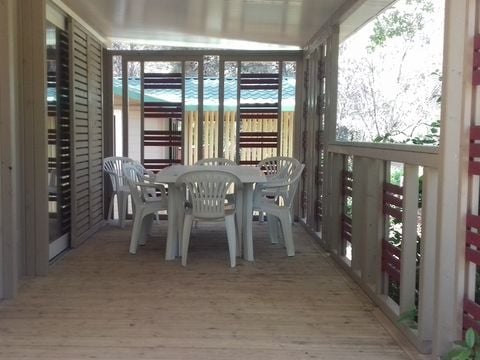 CHALET 7 personnes - Chalet VEGA 32m² (2 chambres), canapé lit dans le salon