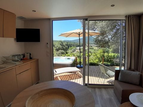 MOBILHOME 2 personnes - Cottage JASMIN + jacuzzi 21m² (1 chambre)