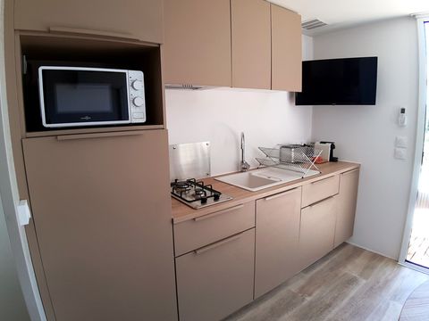 MOBILHOME 2 personnes - Cottage JASMIN + jacuzzi 21m² (1 chambre)