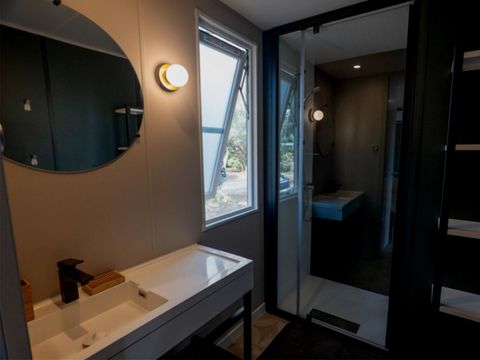 MOBILHOME 5 personnes - NEW 2023 ! Cottage MAGNOLIA + jacuzzi 32m² (2 chambres)