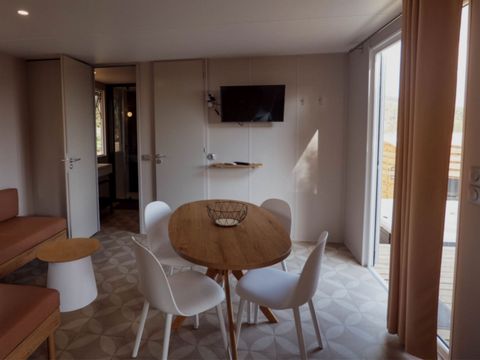 MOBILHOME 5 personnes - NEW 2023 ! Cottage MAGNOLIA + jacuzzi 32m² (2 chambres)
