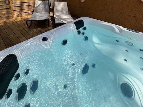 MOBILHOME 10 personnes - NEW 2024 Cottage Côté Jardin Jacuzzi (6/8P) PRESTIGE 3CH. 2SDB + TIPI 2 couchages