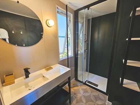 MOBILHOME 5 personnes - NEW 2023 ! Cottage MAGNOLIA + jacuzzi 32m² (2 chambres)