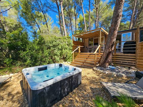 MOBILHOME 5 personnes - NEW 2023 ! Cottage MAGNOLIA + jacuzzi 32m² (2 chambres)