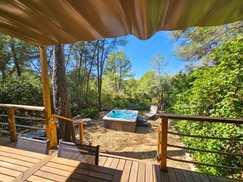 MOBILHOME 5 personnes - NEW 2023 ! Cottage MAGNOLIA + jacuzzi 32m² (2 chambres)