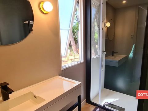 MOBILHOME 5 personnes - NEW 2023 ! Cottage MAGNOLIA + jacuzzi 32m² (2 chambres)