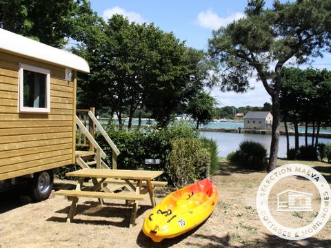 Hébergement 4 personnes - Roulotte 3 Pièces 4 Personnes + TV