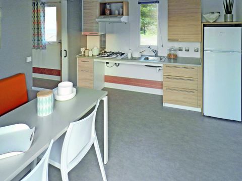 MOBILHOME 6 personnes - Mobil Home PMR Ty Lok 3 Pièces 4/6 Personnes + TV