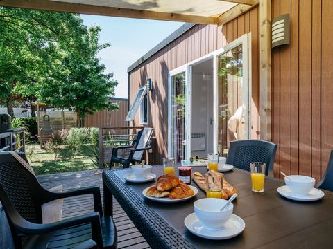 MOBILHOME 4 personnes - Mobil-home | Premium | 2 Ch. | 4 Pers. | Terrasse surélevée | Clim.