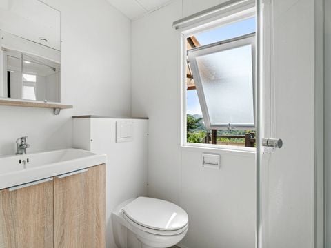 MOBILHOME 4 personnes - Mobil-home | Premium | 2 Ch. | 4 Pers. | Terrasse couverte | 1 SDB | Clim. | TV