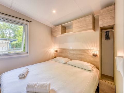 MOBILHOME 6 personnes - Mobil-home | Premium | 3 Ch. | 6 Pers. | Terrasse couverte | 1 SDB | Clim. | TV