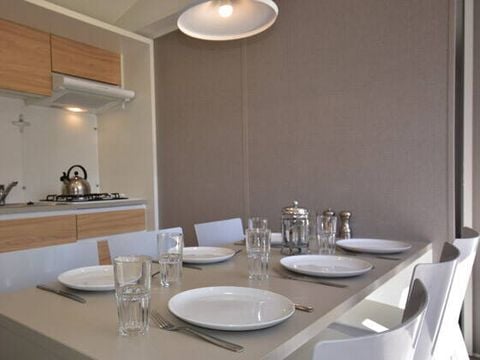 MOBILHOME 6 personnes - Mobil-home | Classic | 3 Ch. | 6 Pers. | Terrasse couverte | 1 SDB