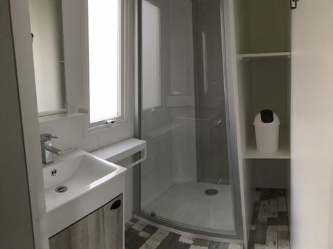 MOBILHOME 4 personnes - Mobil-Home 28 à 30  m² - 2 chambres - terrasse semi-couverte ou couverte - TV -