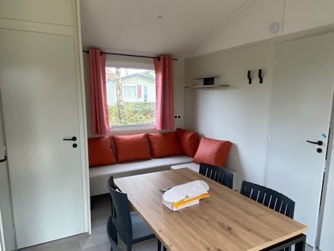 MOBILHOME 4 personnes - CONFORT 27  m² - 2 chambres - terrasse couverte - TV -