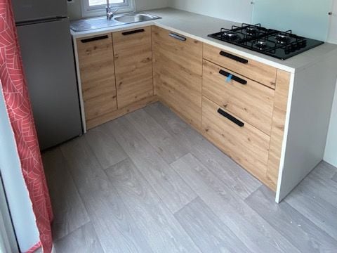 MOBILHOME 4 personnes - CONFORT 27  m² - 2 chambres - terrasse couverte - TV -