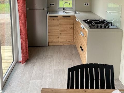 MOBILHOME 4 personnes - CONFORT 27  m² - 2 chambres - terrasse couverte - TV -