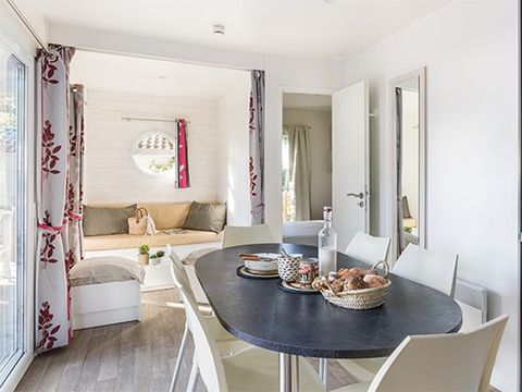 MOBILHOME 6 personnes - Comfort | 3 Ch. | 6 Pers. | Terrasse surélevée | Clim. | TV