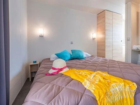 MOBILHOME 4 personnes - Ultimate | 2 Ch. | 4 Pers. | Terrasse Surélevée | 2 SDB | Clim. | TV