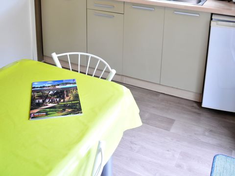 MOBILHOME 2 personnes - Corsaire CONFORT -1 chambre 20m²- *Clim, terrasse, TV*