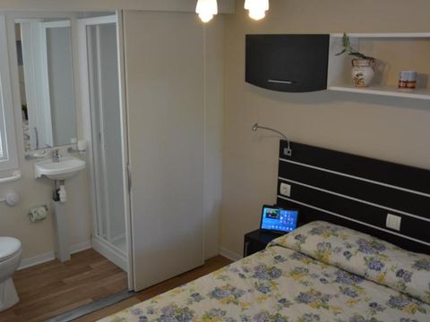Mobilhome 6 personnes - LARGE- Accès - PMR