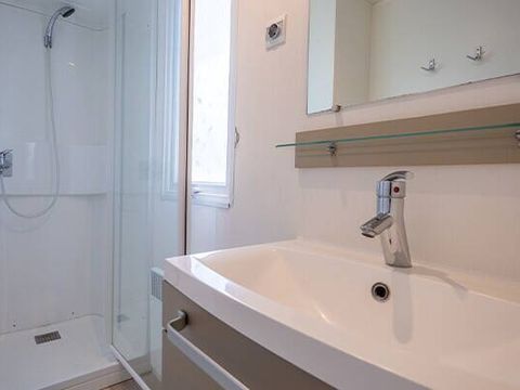 MOBILHOME 4 personnes - Mobil-home | Comfort | 2 Ch. | 4 Pers. | Terrasse surélevée | Clim. MOBILHOME 4 personnes - Mobil-home | Comfort | 2 Ch. | 4 Pers. | Terrasse surélevée | Clim.
