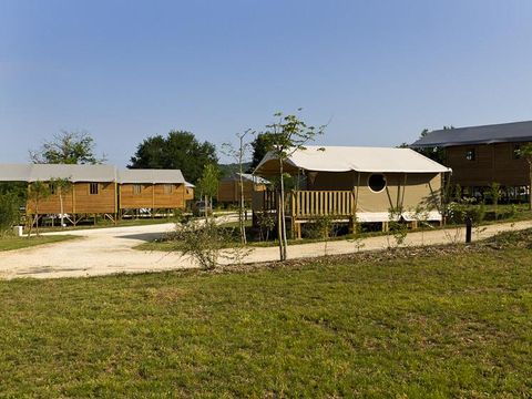 Tente en toile et en bois 4 personnes - Canada avec sanitaire
