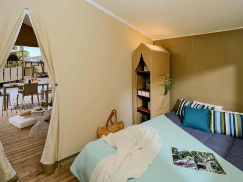 TENTE TOILE ET BOIS 5 personnes - Canada +, sans sanitaires