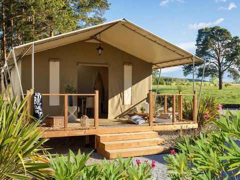 TENTE TOILE ET BOIS 5 personnes - Canada +, sans sanitaires