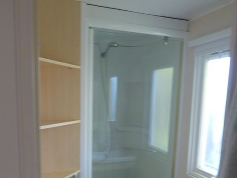 Mobilhome 6 personnes - 28m² - 2 chambres - 15 m² terrasse semi-couverte