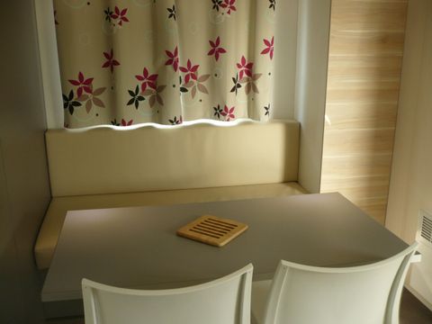Mobilhome 4 personnes - 20m² - 2 chambres - Terrasse semi couverte 7,50m²
