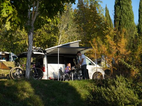 Emplacement - Emplacement voiture + tente ou caravane ou camping-car 40/80 m²