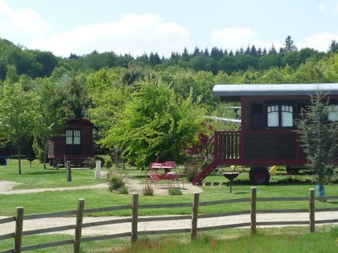 HÉBERGEMENT INSOLITE 5 personnes - ROULOTTE GÎTE