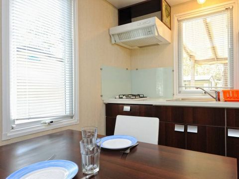 MOBILHOME 2 personnes - Mobil-home | Classic | 1 Ch. | 2 Pers. | Terrasse surélevée | 1 SDB | TV