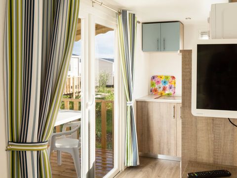 MOBILHOME 6 personnes - Mobil-home | Comfort | 3 Ch. | 6 Pers. | Terrasse surélevée | Clim. | TV