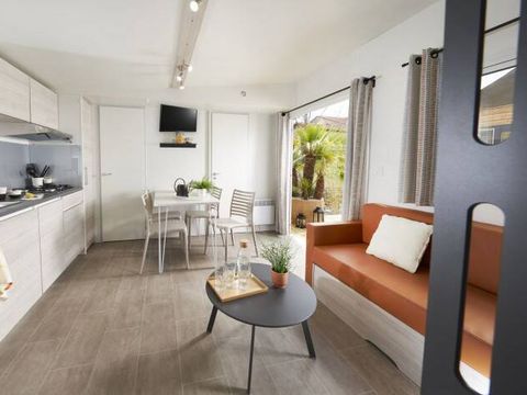 MOBILHOME 6 personnes - Mobil-home | Premium | 3 Ch. | 6 Pers. | Terrasse surélevée | Clim. | TV