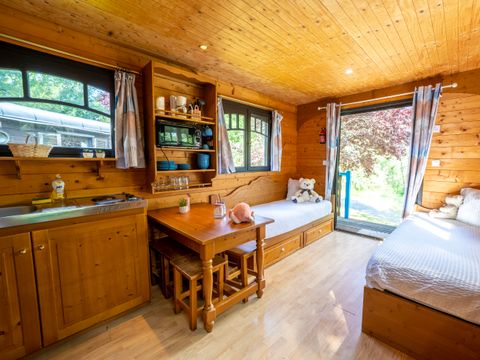 HÉBERGEMENT INSOLITE 5 personnes - Roulotte de campagne