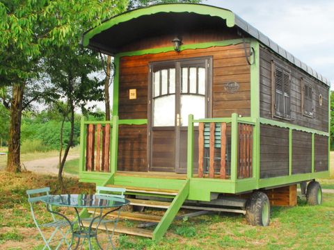 HÉBERGEMENT INSOLITE 5 personnes - Roulotte de campagne