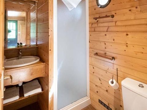 HÉBERGEMENT INSOLITE 5 personnes - Roulotte de campagne