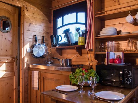 HÉBERGEMENT INSOLITE 5 personnes - Roulotte de campagne