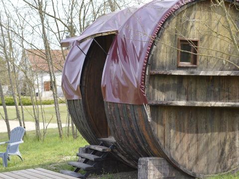 HÉBERGEMENT INSOLITE 2 personnes - LA BARIQUE