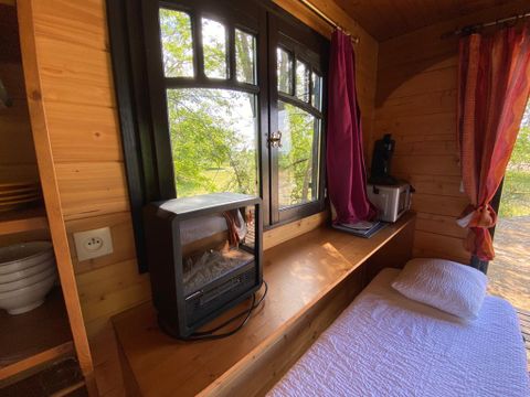 HÉBERGEMENT INSOLITE 3 personnes - Roulotte Gîte Bohème