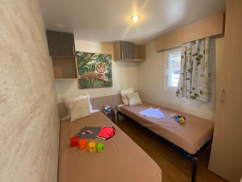 Mobilhome 7 personnes - Paillotte - BORA