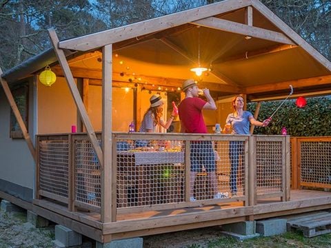 TENTE TOILE ET BOIS 5 personnes - Tente Super Lodge | 2 Ch. | 4/5 Pers. | Sans SDB