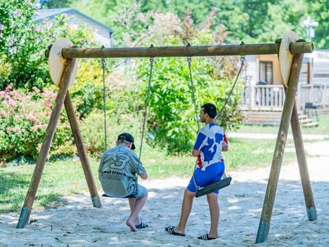 Camping Le Château de Galaure - Camping Drôme