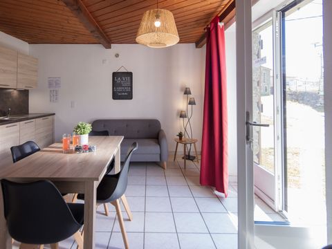 GÎTE 4 personnes - F1 -Gite Rez de Chaussée