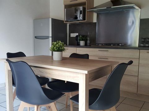 GÎTE 4 personnes - F1 -Gite Rez de Chaussée