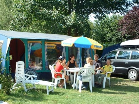 TENTE 6 personnes - Espace, sans sanitaires