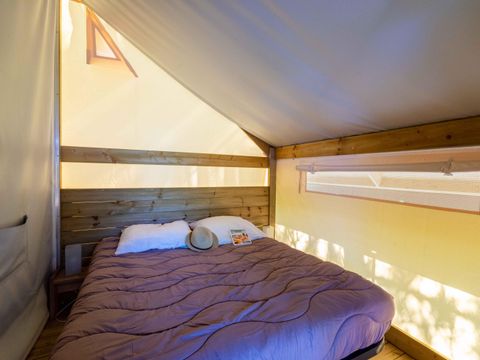 TENTE 5 personnes - Tente Junior sur pilotis 21m² (sans sanitaire)  2 chambres + terrasse